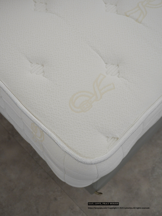 隱藏都市的加州小沙漠！皮爾卡登寢具台中旗艦店，關於法式生活感的睡眠美學｜義大利床墊、全台最齊JellyCat！