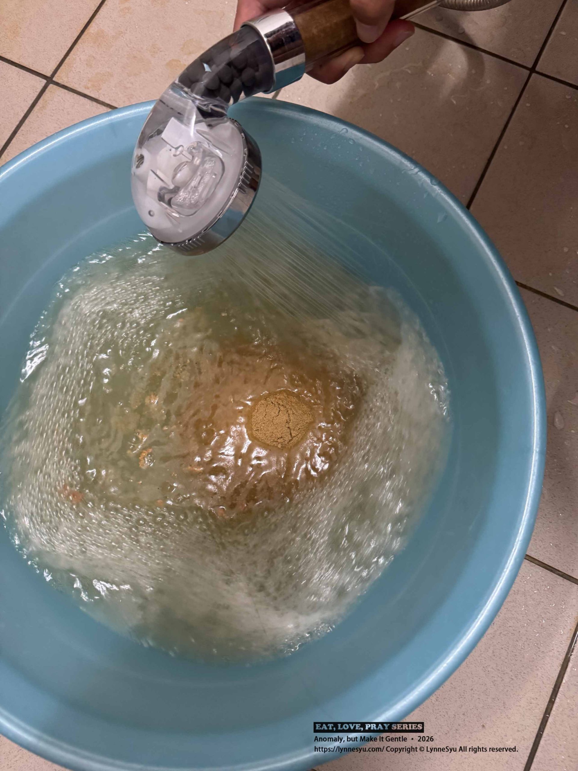 三層透天厝的馬桶日常，靠【綠大地化糞清】搞定臭味與通水問題